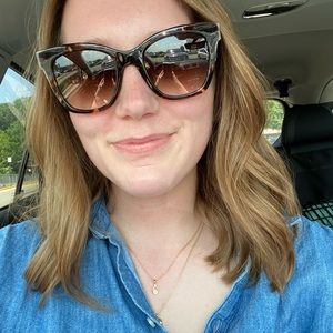 Meet your Posher, Caroline